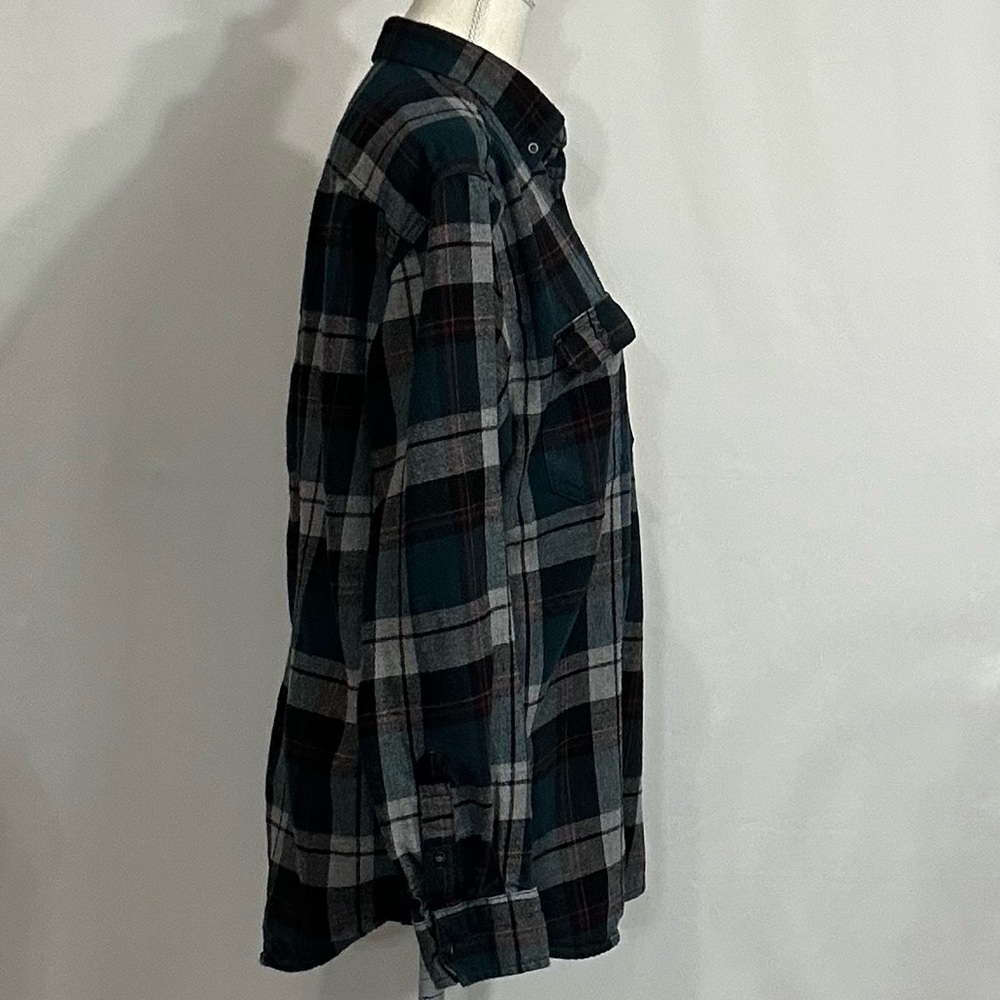 Green and Gray Casual Button Down Shirt with Plaid Design - Picture 3 of 6